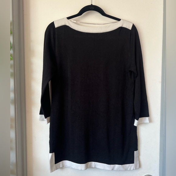 Spense zipper detail boatneck tunic in black with white trim 3/4 sleeve. M - Picture 2 of 8